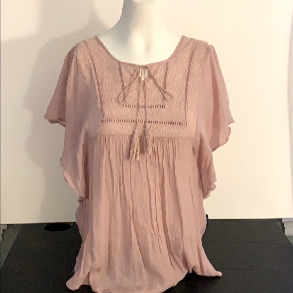 Pink Blouse w/ Flowy Sleeves & Lace Detail